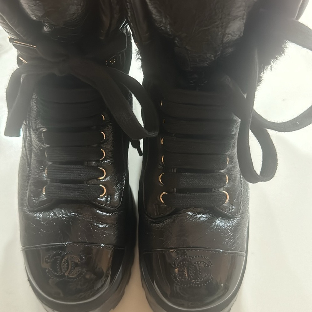 Chnel lace up boot 
Leather biker boots - Picture 13 of 15